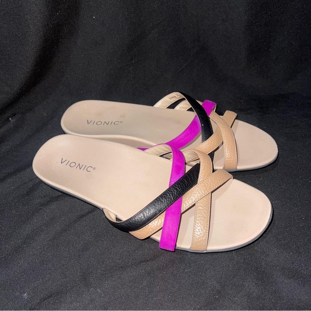 Vionic slip on sandals women’s size 10